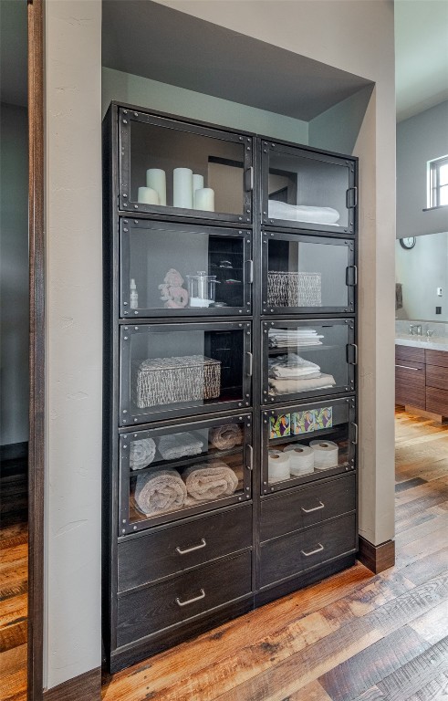 1247 Clubhouse CIRCLE