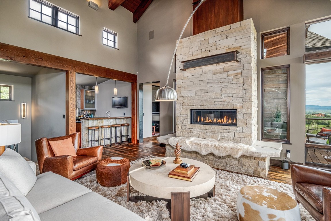 1247 Clubhouse CIRCLE