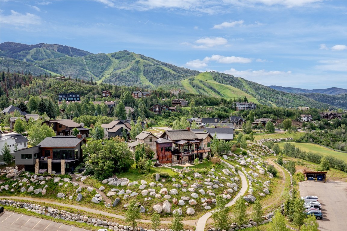 1247 Clubhouse CIRCLE