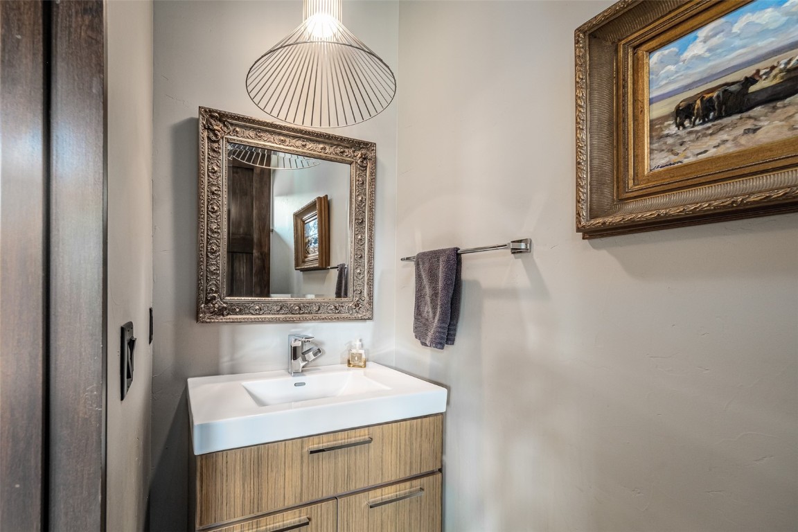 1247 Clubhouse CIRCLE