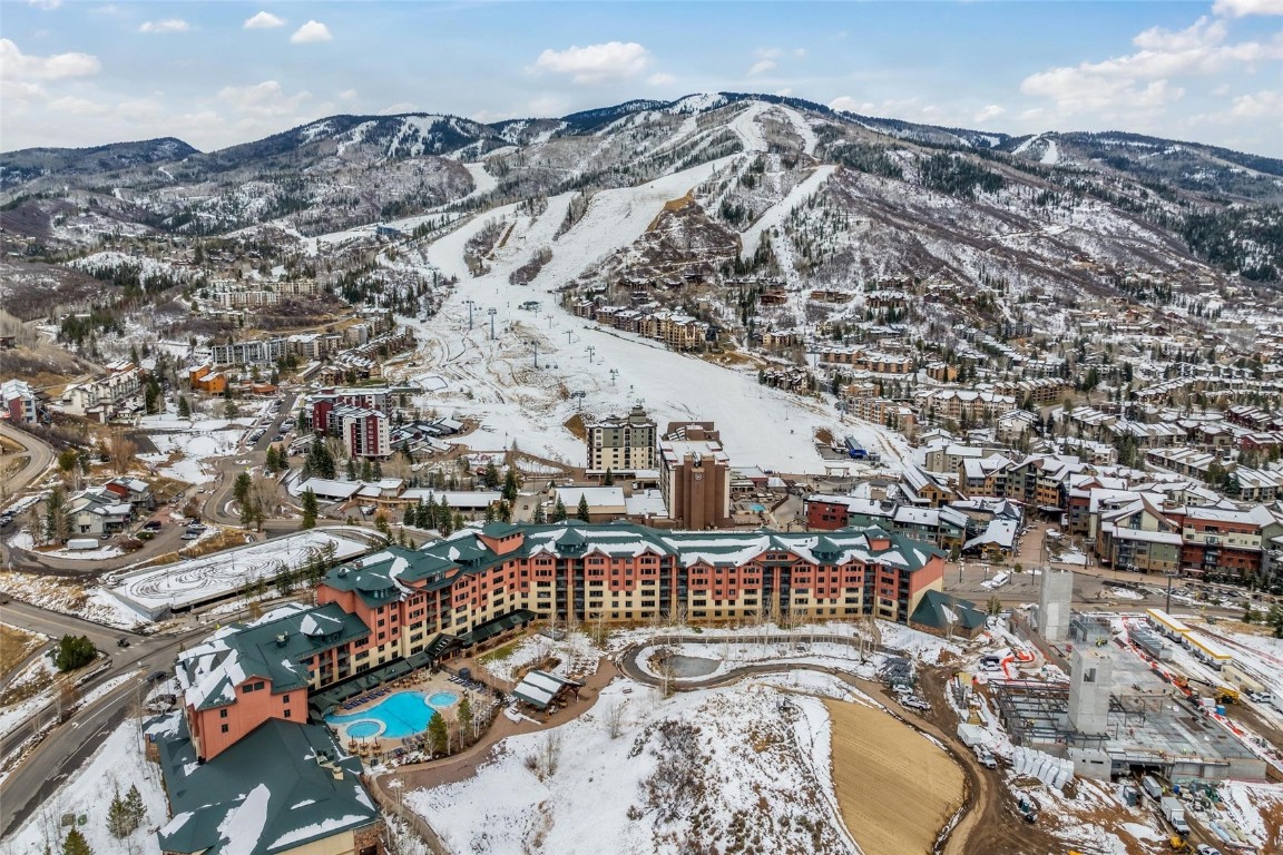 2300 Mount Werner CIRCLE 252/250