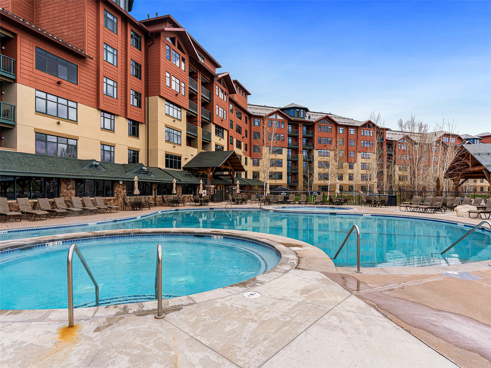 2300 Mount Werner CIRCLE 252/250
