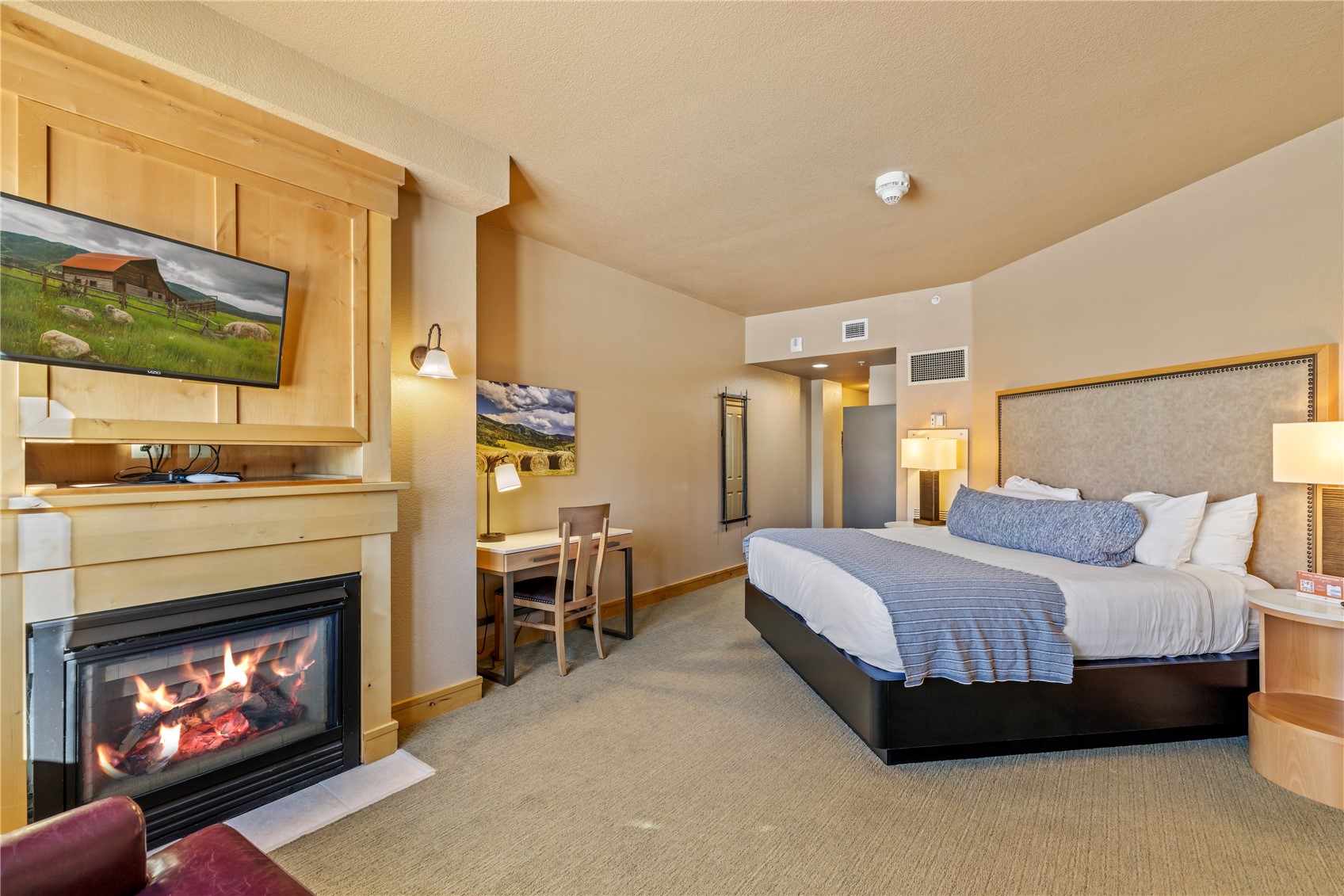 2300 Mount Werner CIRCLE 252/250