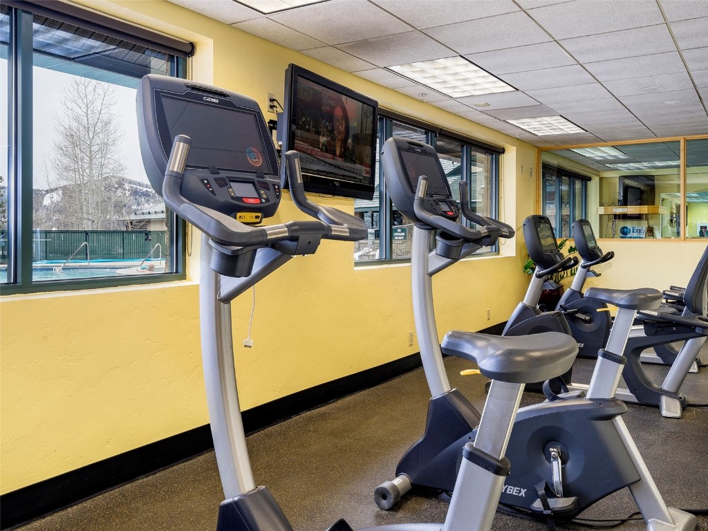 2300 Mount Werner CIRCLE 252/250