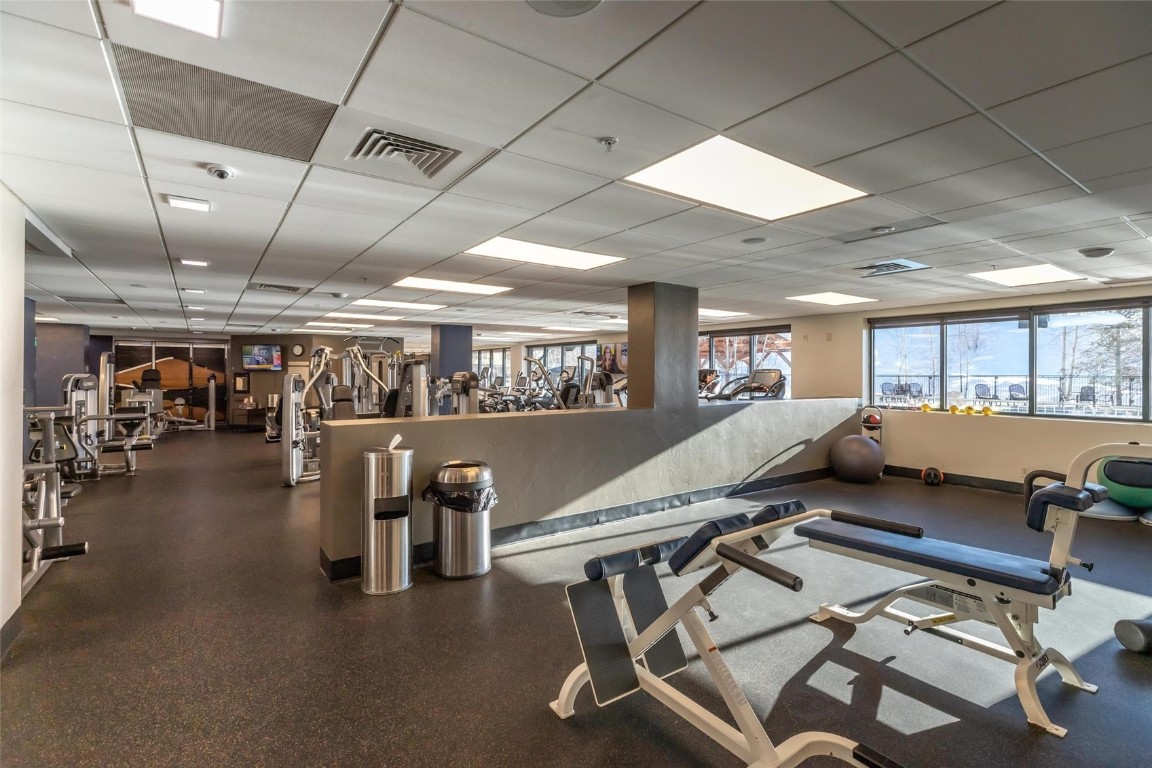 2300 Mount Werner CIRCLE 252/250