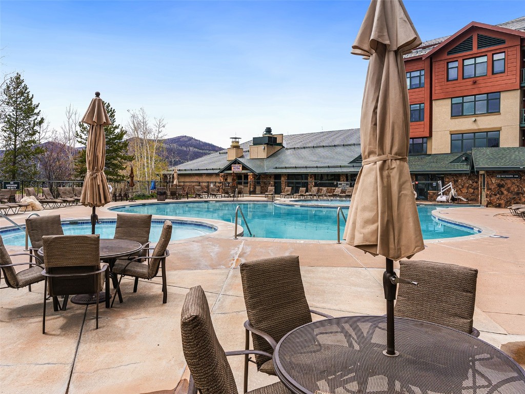 2300 Mount Werner CIRCLE 252/250