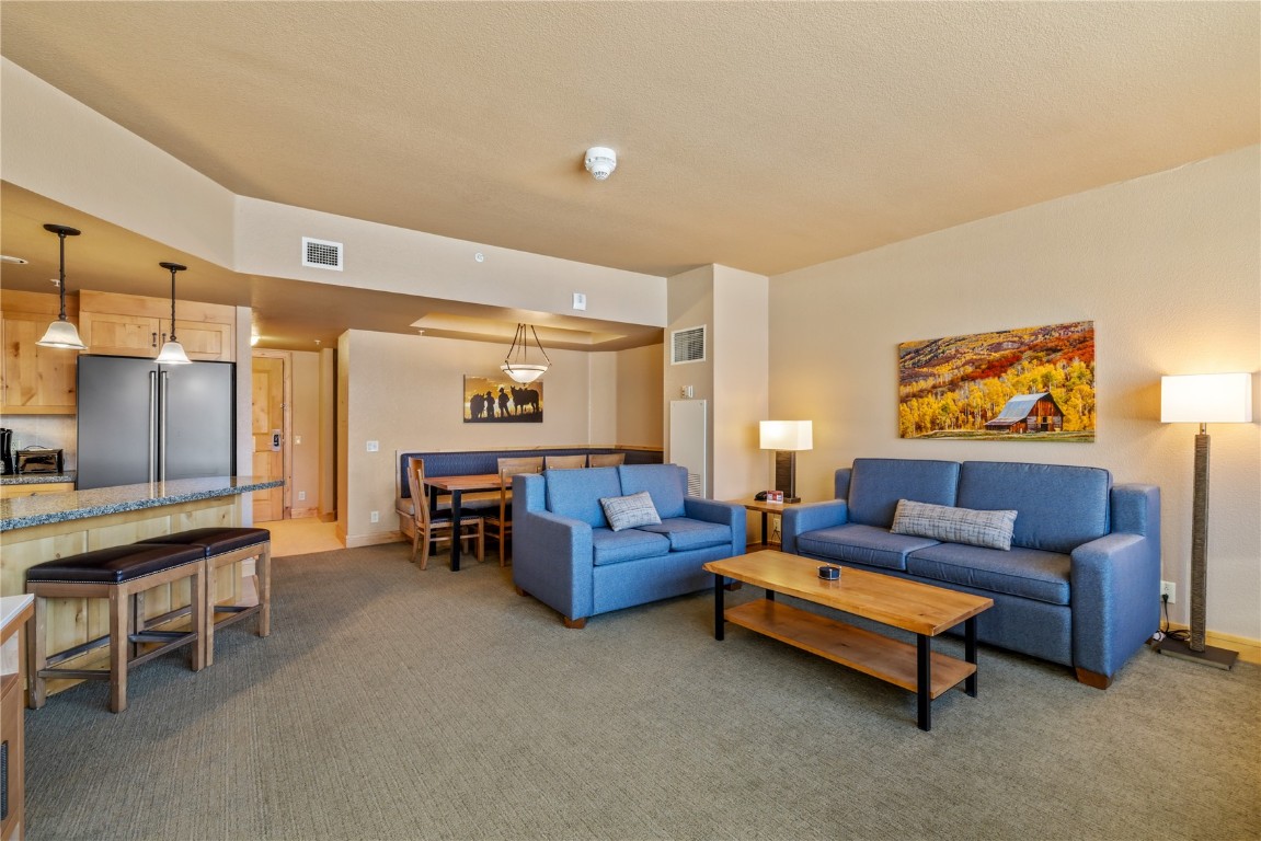 2300 Mount Werner CIRCLE 252/250