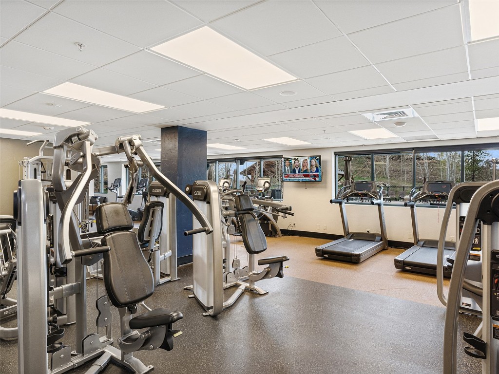 2300 Mount Werner CIRCLE 252/250