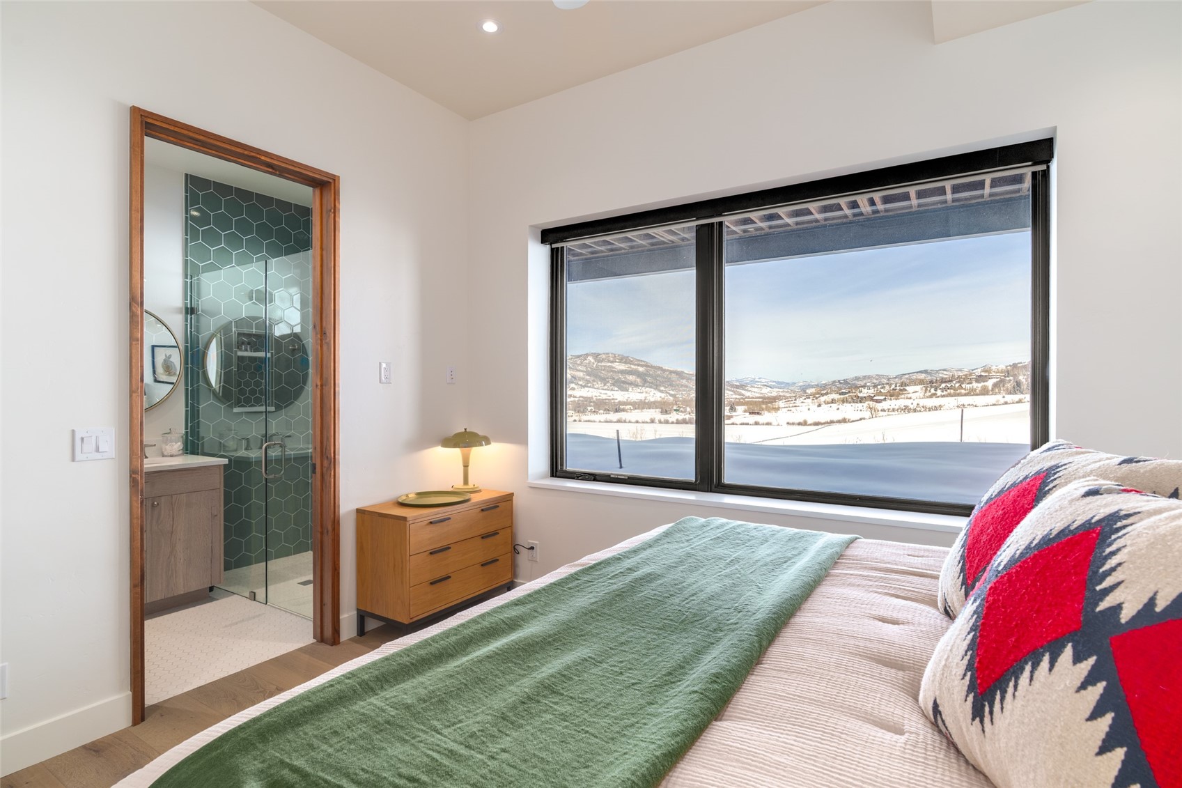 33200 Meadow Creek DRIVE