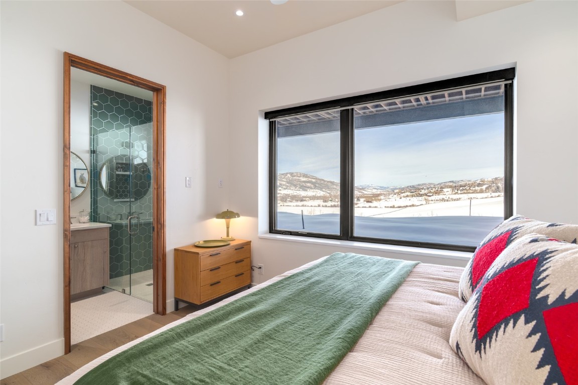 33200 Meadow Creek DRIVE