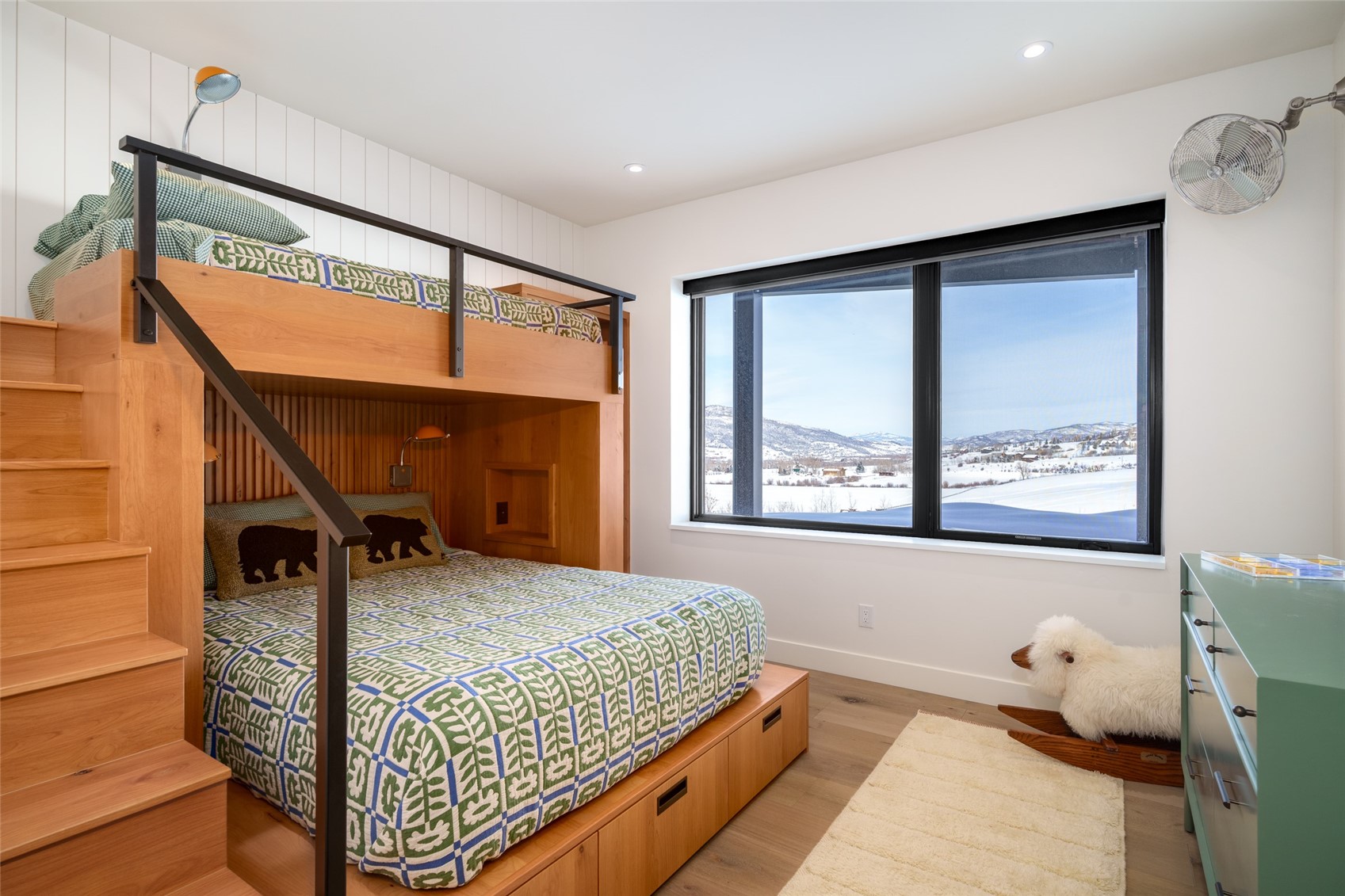 33200 Meadow Creek DRIVE