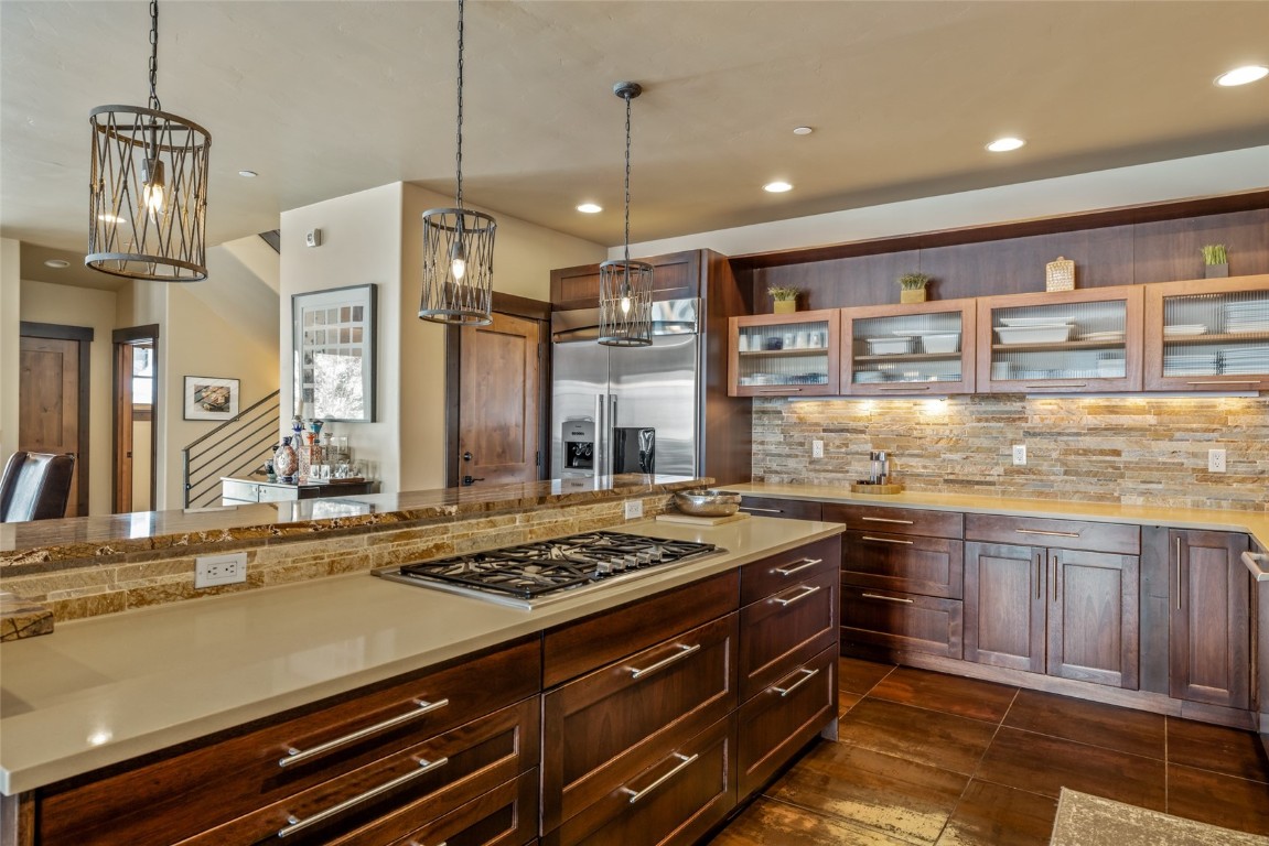 2330 Val Disere CIRCLE Left