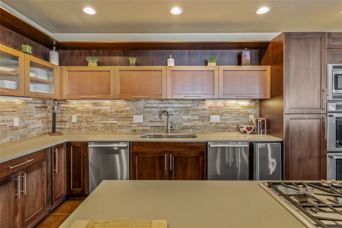 2330 Val Disere CIRCLE Left