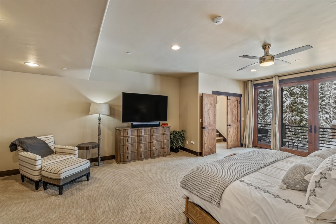 2330 Val Disere CIRCLE Left