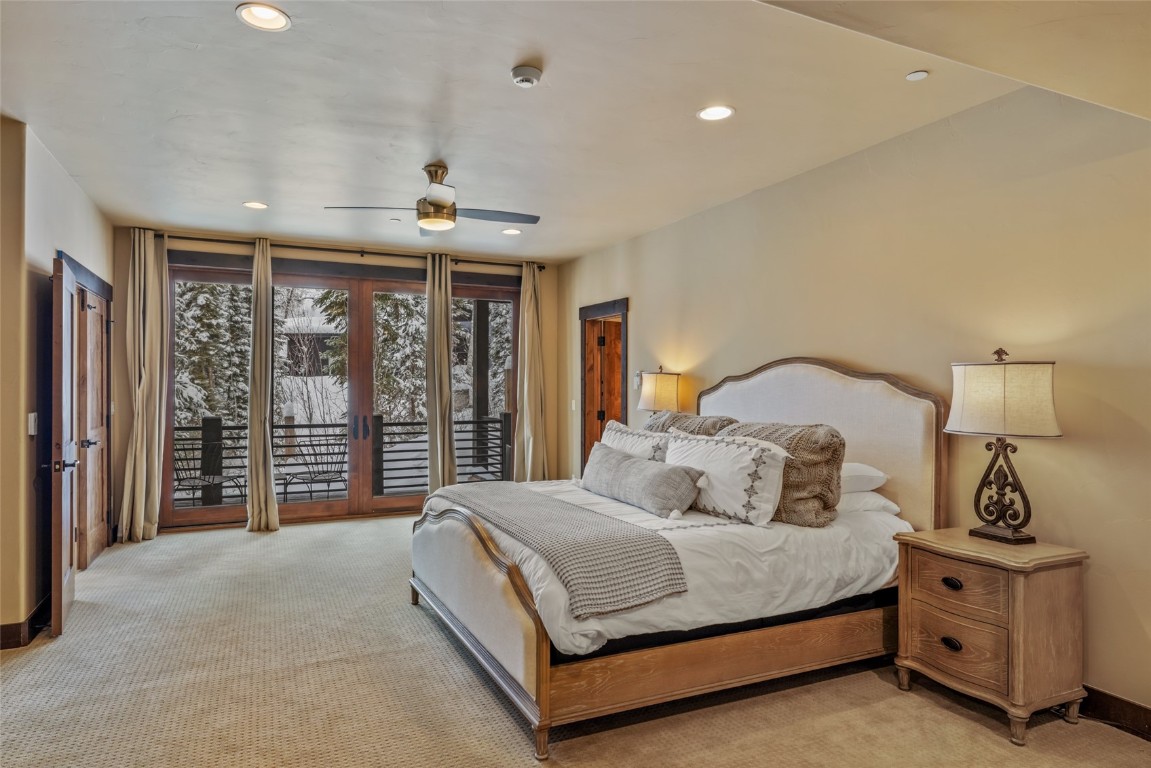 2330 Val Disere CIRCLE Left