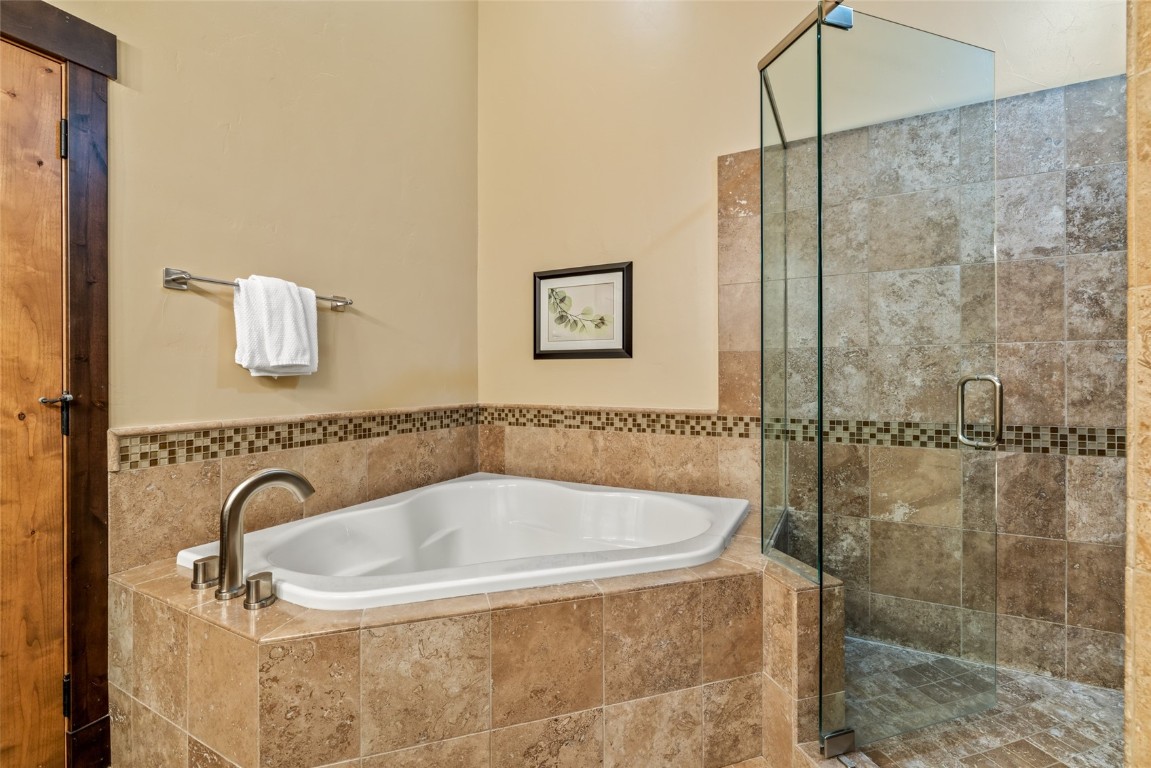 2330 Val Disere CIRCLE Left