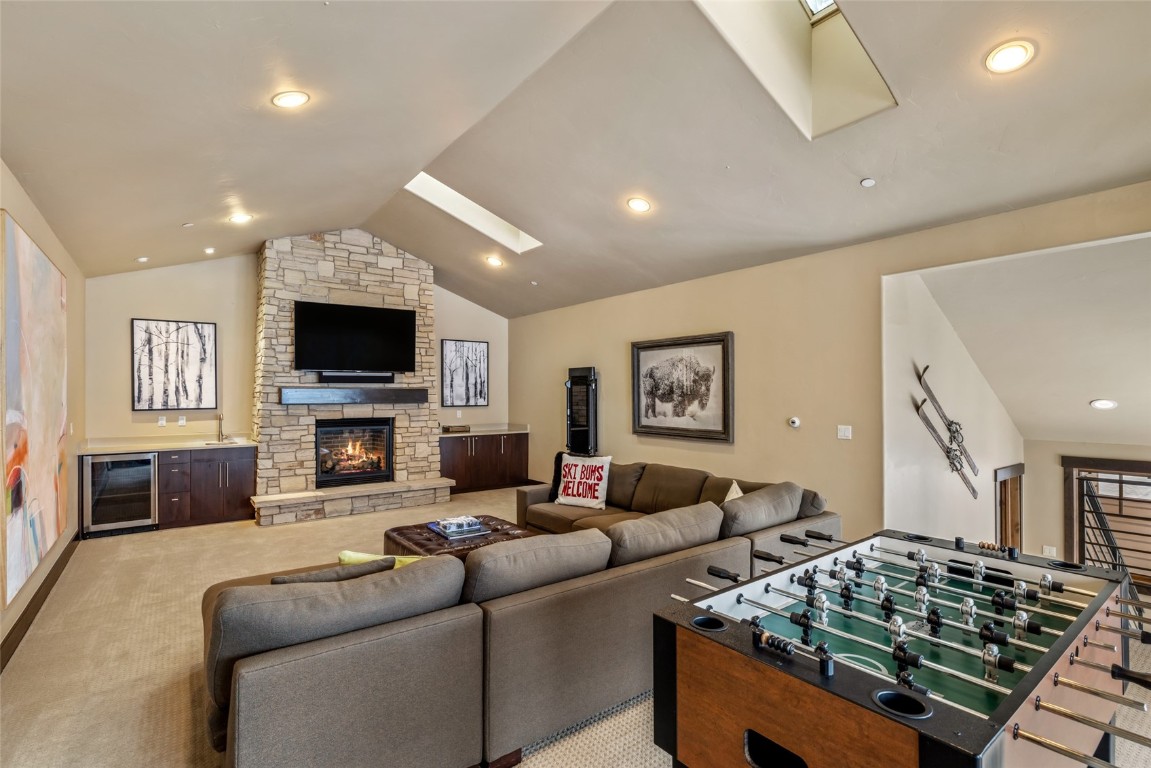 2330 Val Disere CIRCLE Left