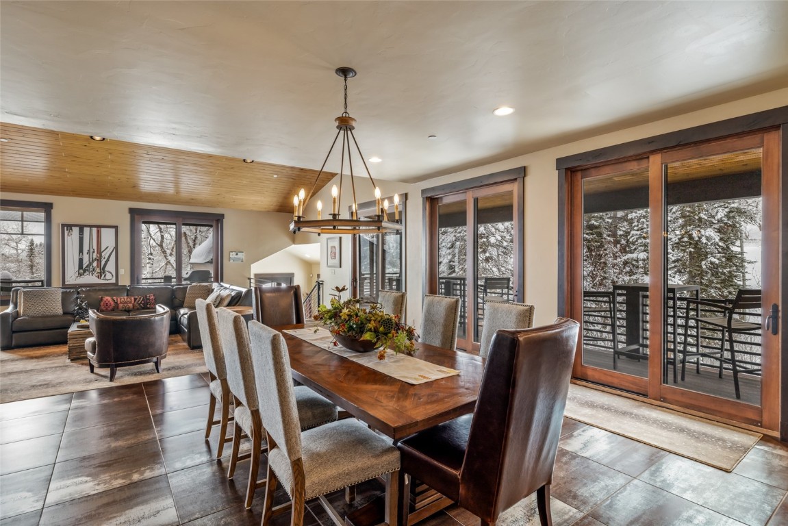 2330 Val Disere CIRCLE Left