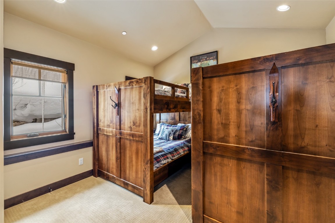 2330 Val Disere CIRCLE Left