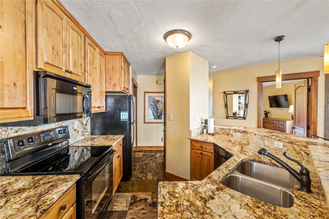 2700 Village DRIVE 303C