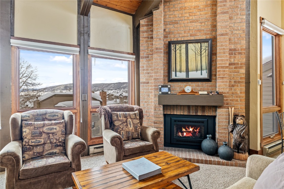 2700 Village DRIVE 303C