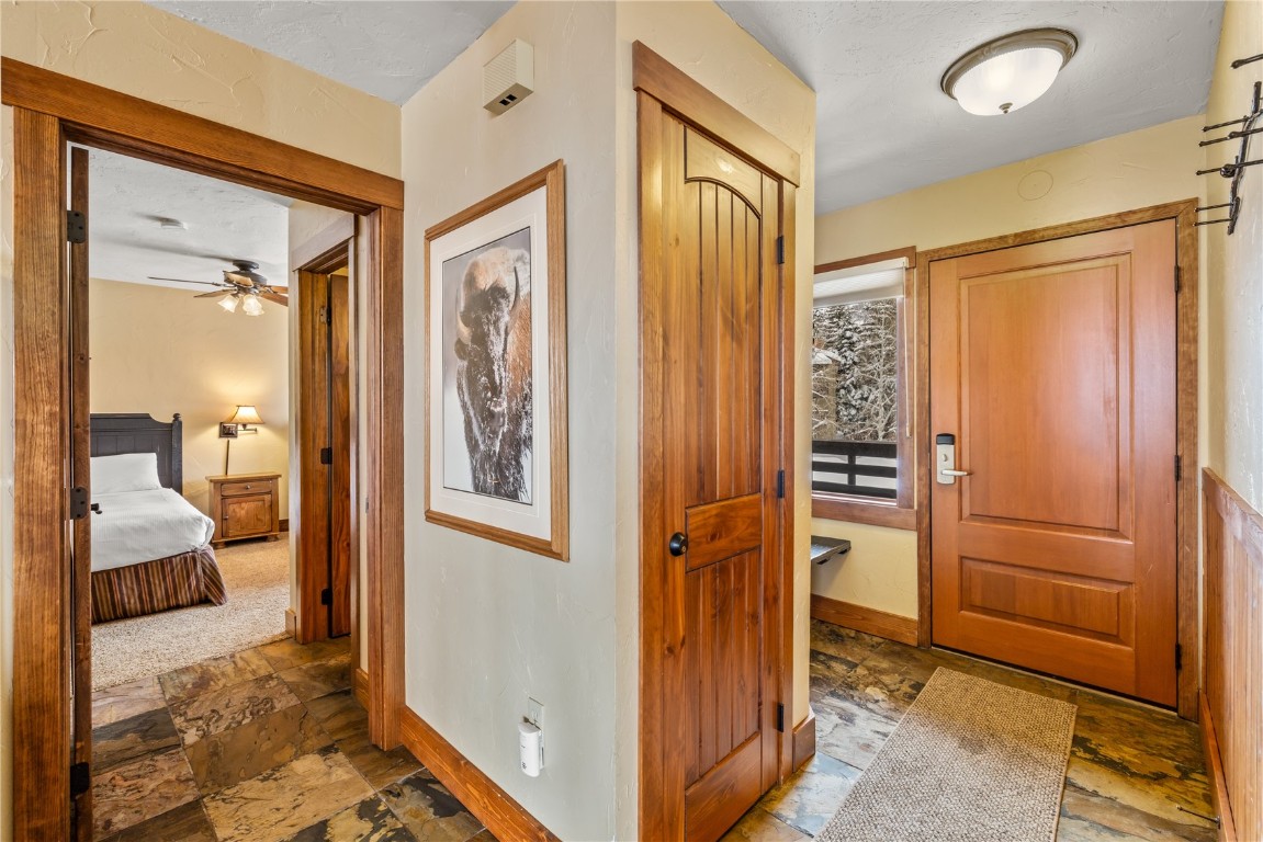 2700 Village DRIVE 303C