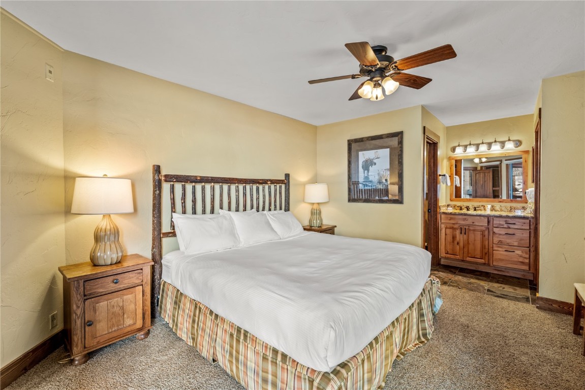 2700 Village DRIVE 303C