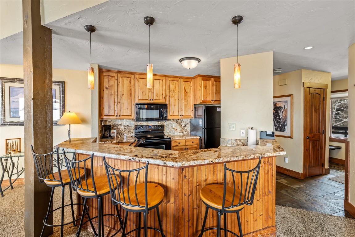 2700 Village DRIVE 303C