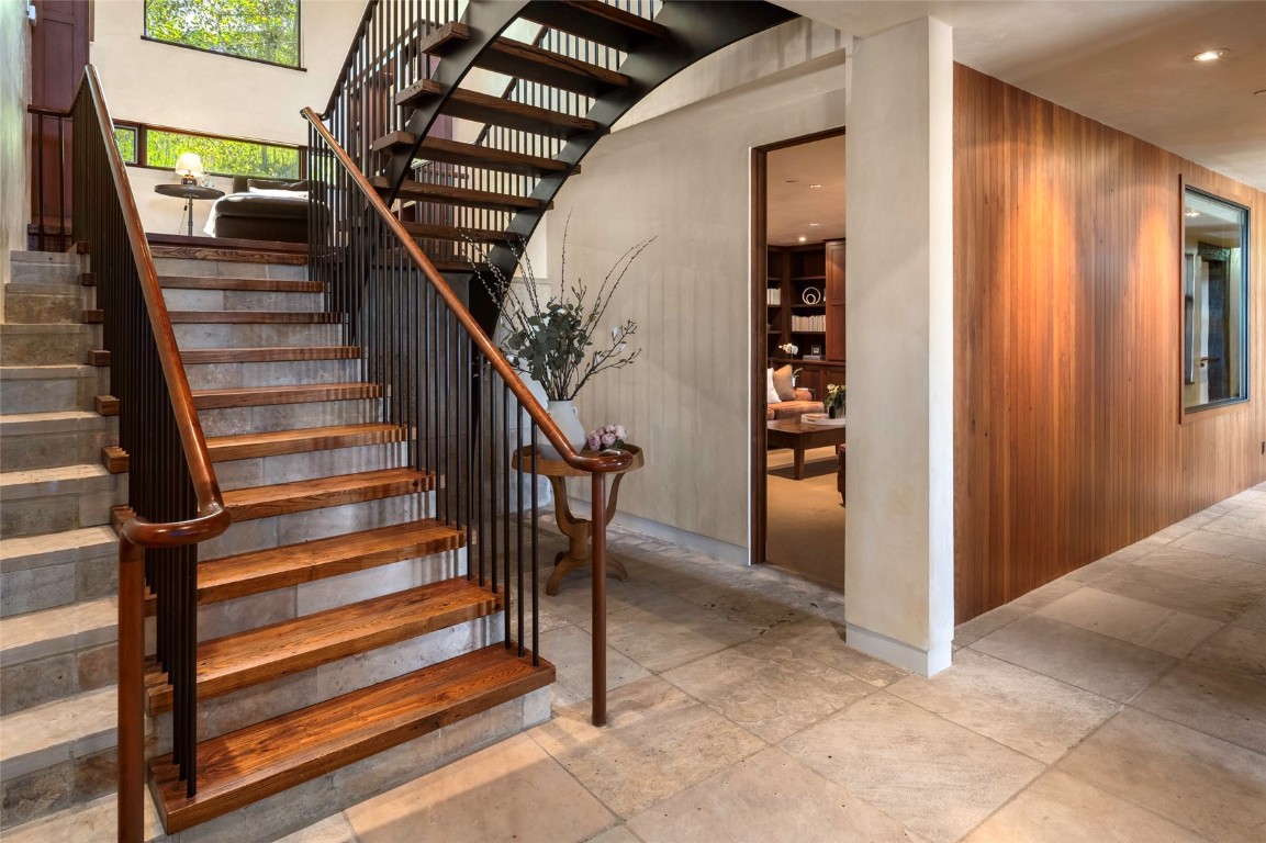 33225 Painted Pony LANE