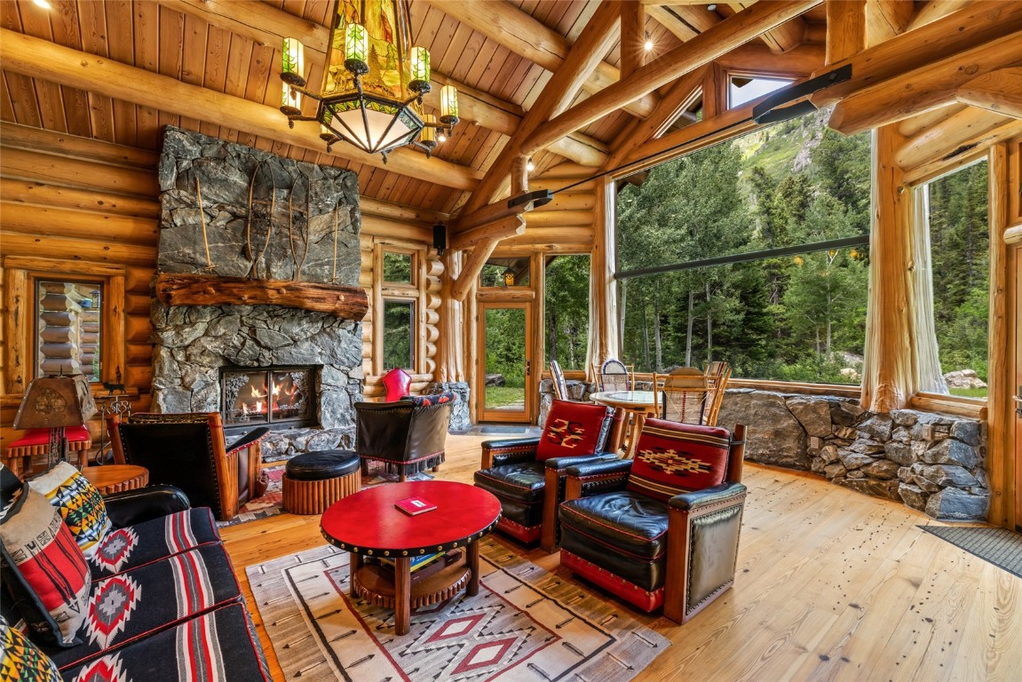 33225 Painted Pony LANE