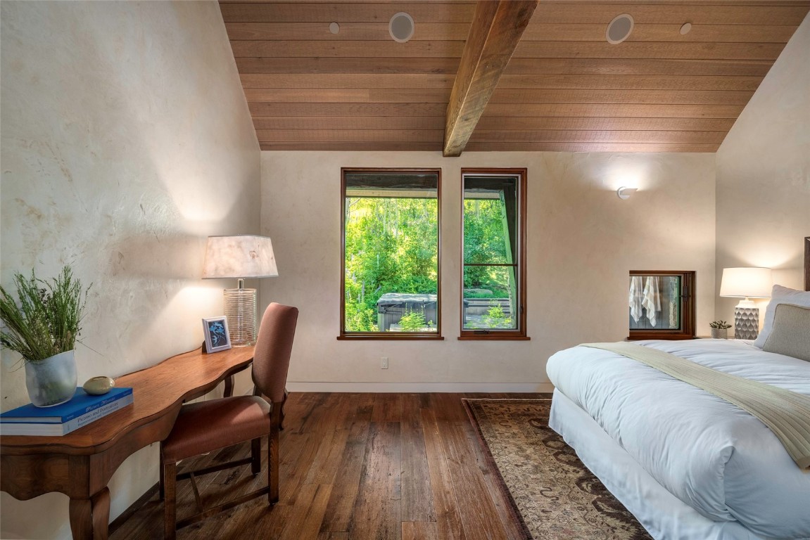 33225 Painted Pony LANE