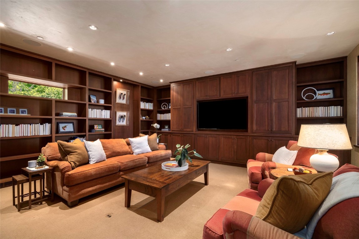 33225 Painted Pony LANE