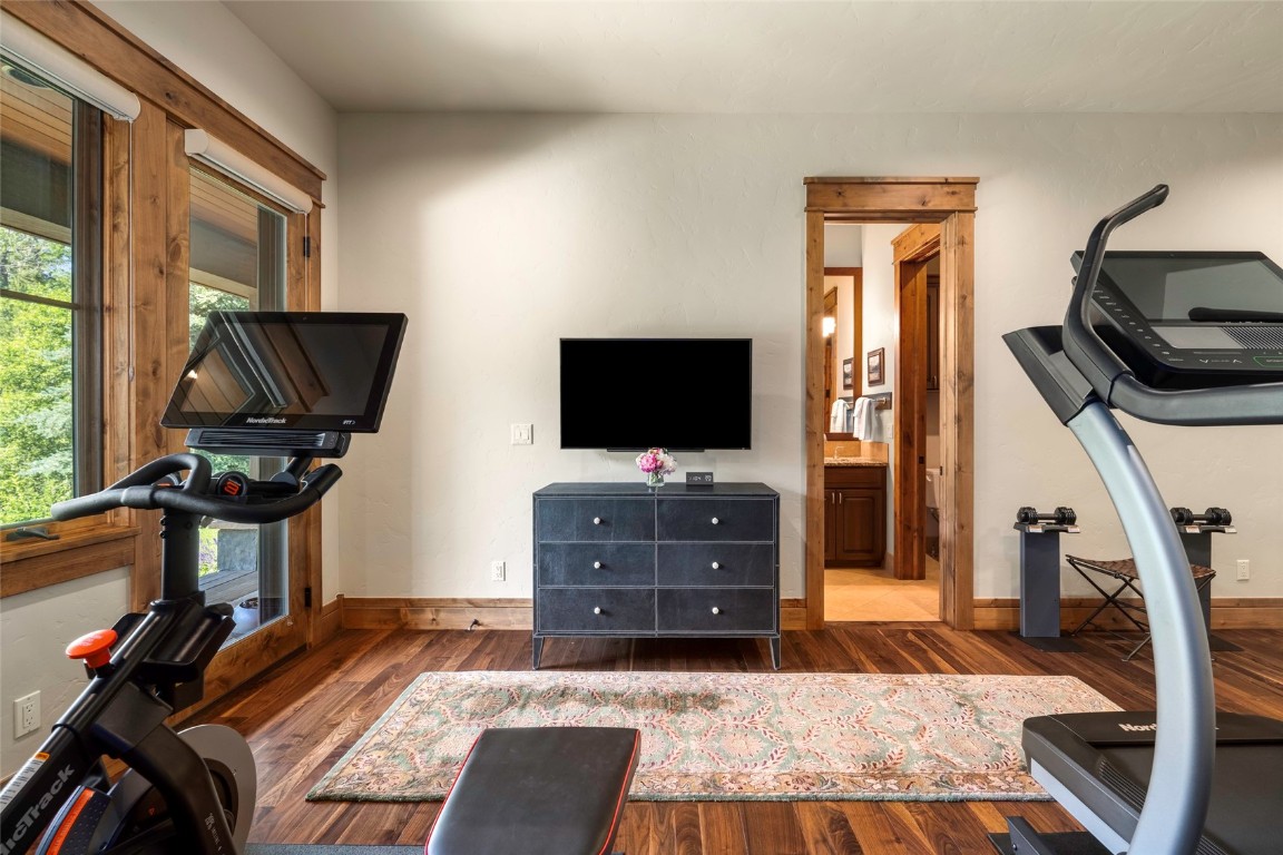 2811 Whitewater LANE