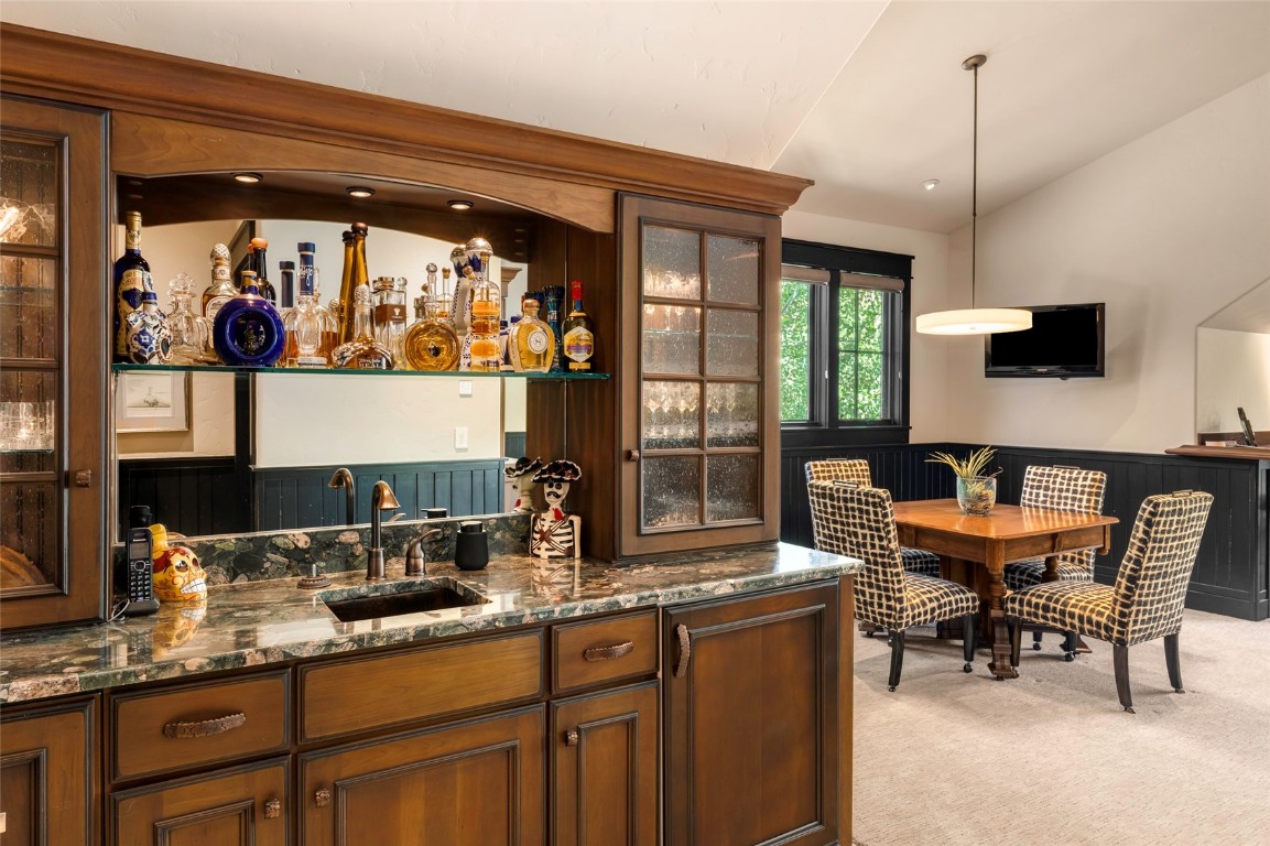 2811 Whitewater LANE