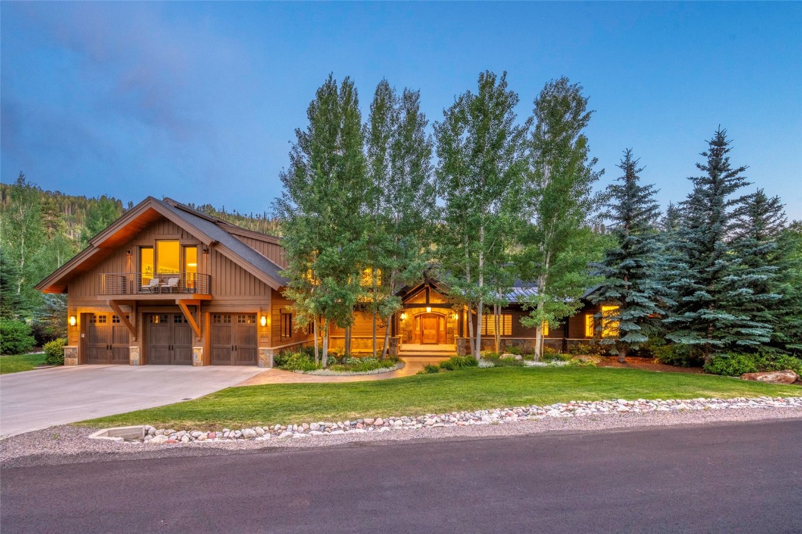 2811 Whitewater LANE