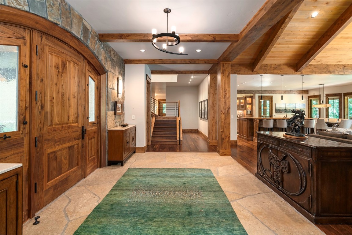 2811 Whitewater LANE