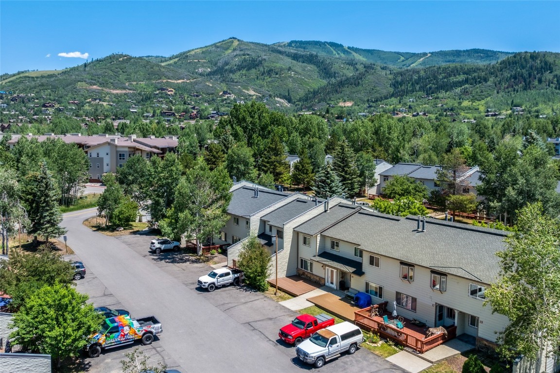 13 Cedar COURT 13