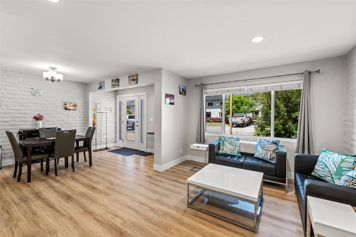 13 Cedar COURT 13