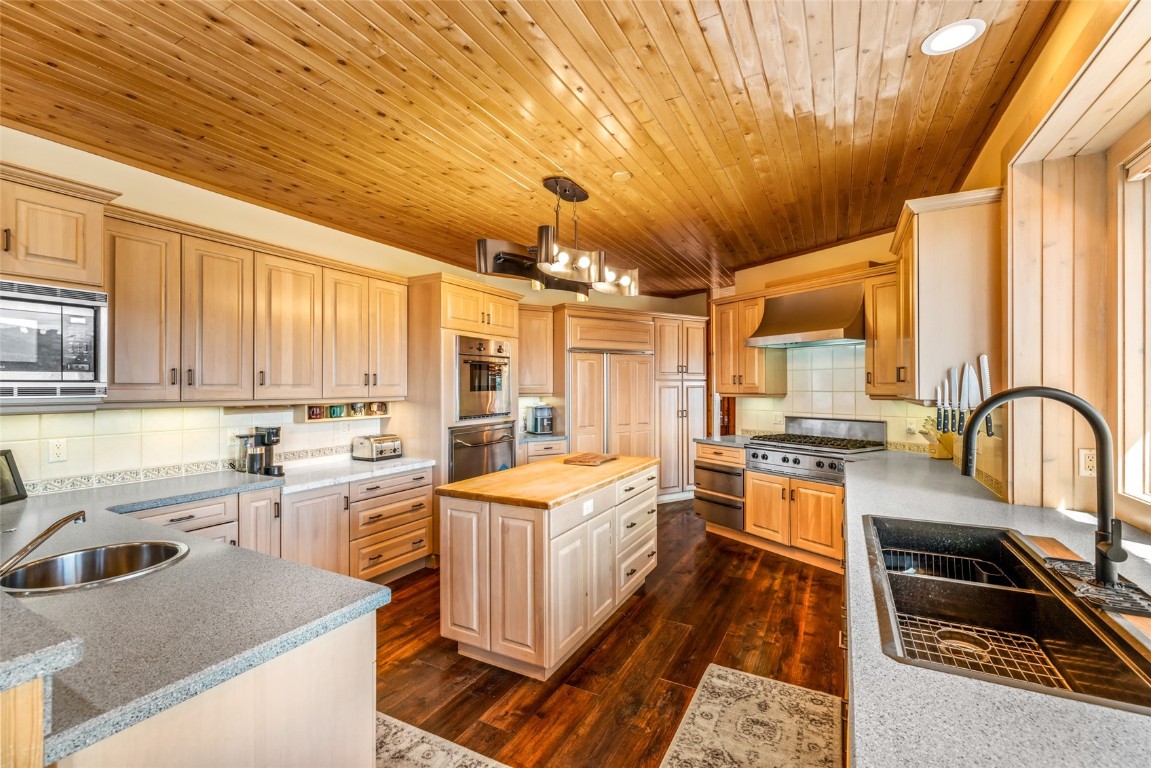 30800 Game Trails DRIVE