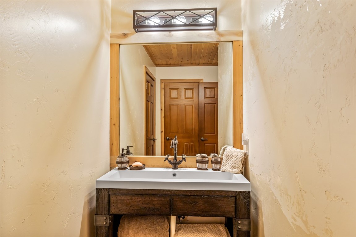 30800 Game Trails DRIVE