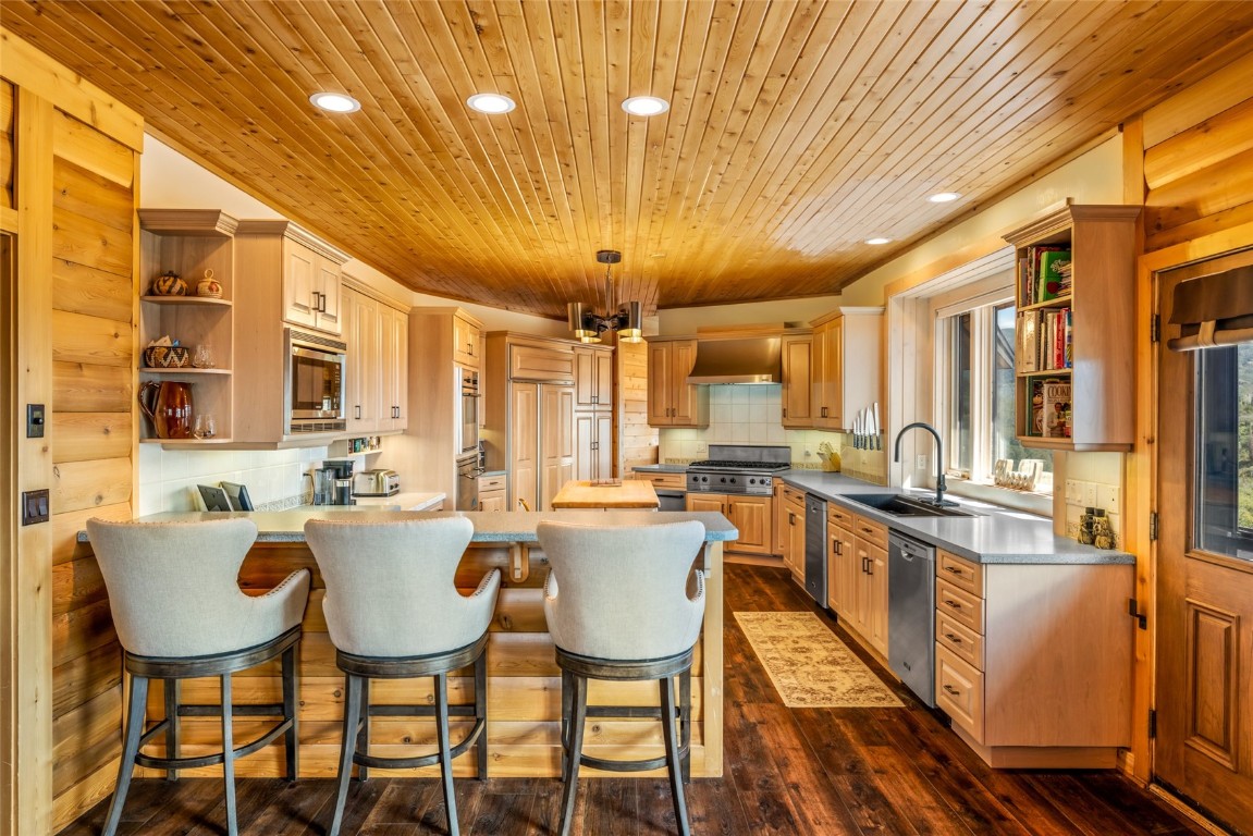 30800 Game Trails DRIVE