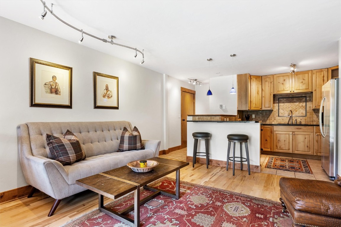 460 Ore House Plaza 202