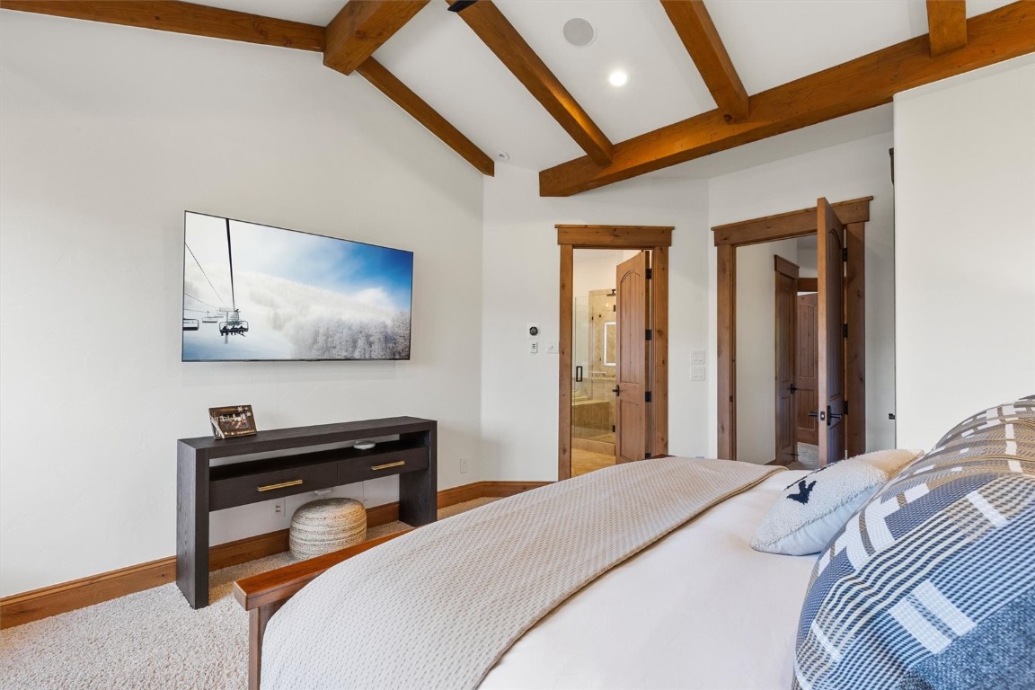 1240 Eagle Glen DRIVE 12