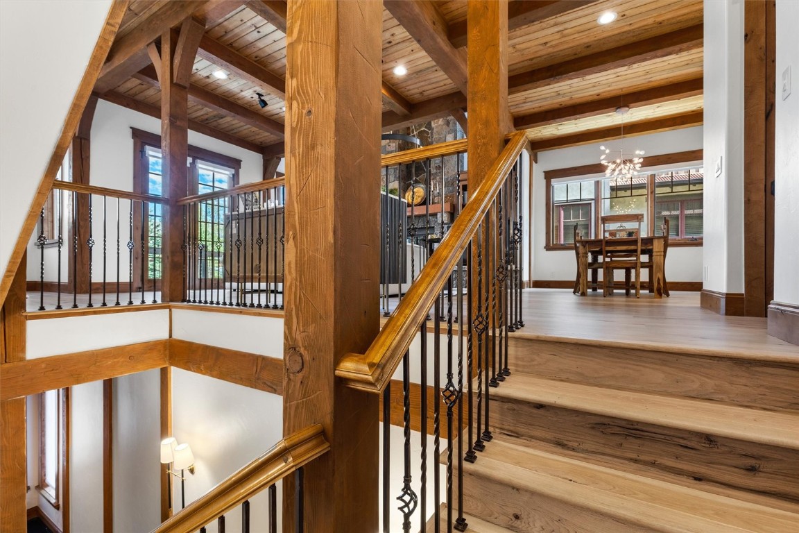 1240 Eagle Glen DRIVE 12