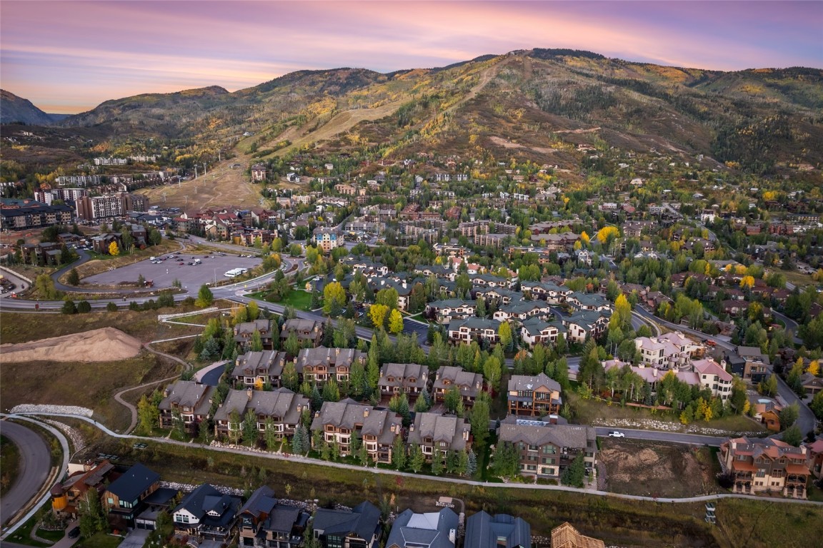 1240 Eagle Glen DRIVE 12