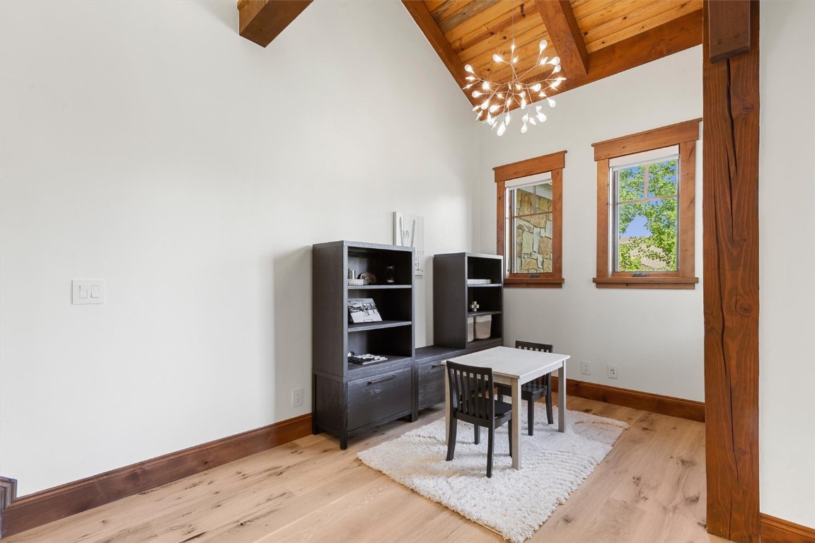 1240 Eagle Glen DRIVE 12