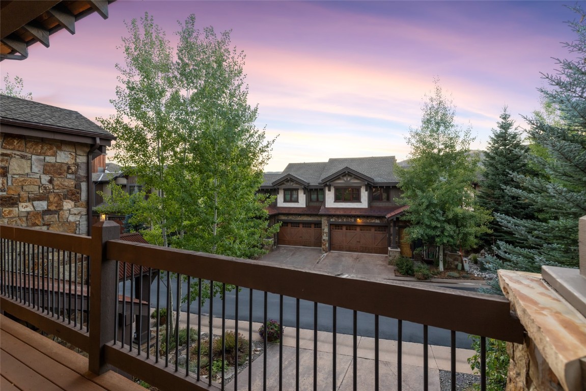 1240 Eagle Glen DRIVE 12