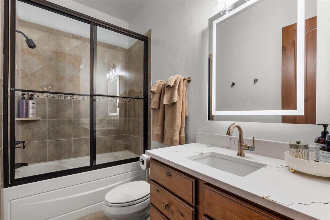 1240 Eagle Glen DRIVE 12