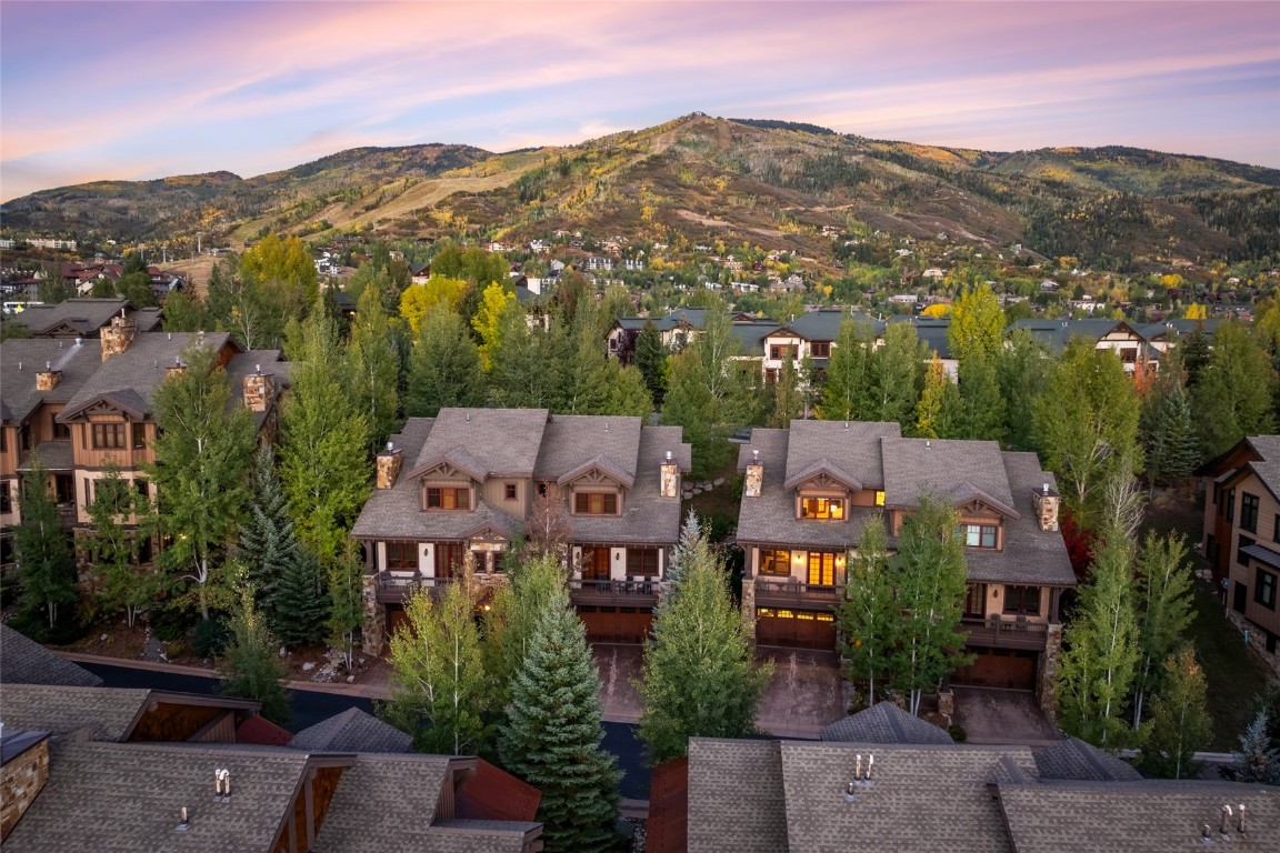 1240 Eagle Glen DRIVE 12