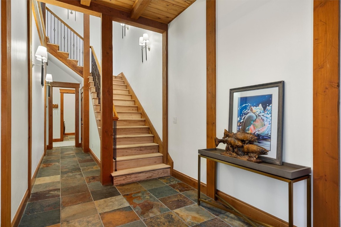 1240 Eagle Glen DRIVE 12